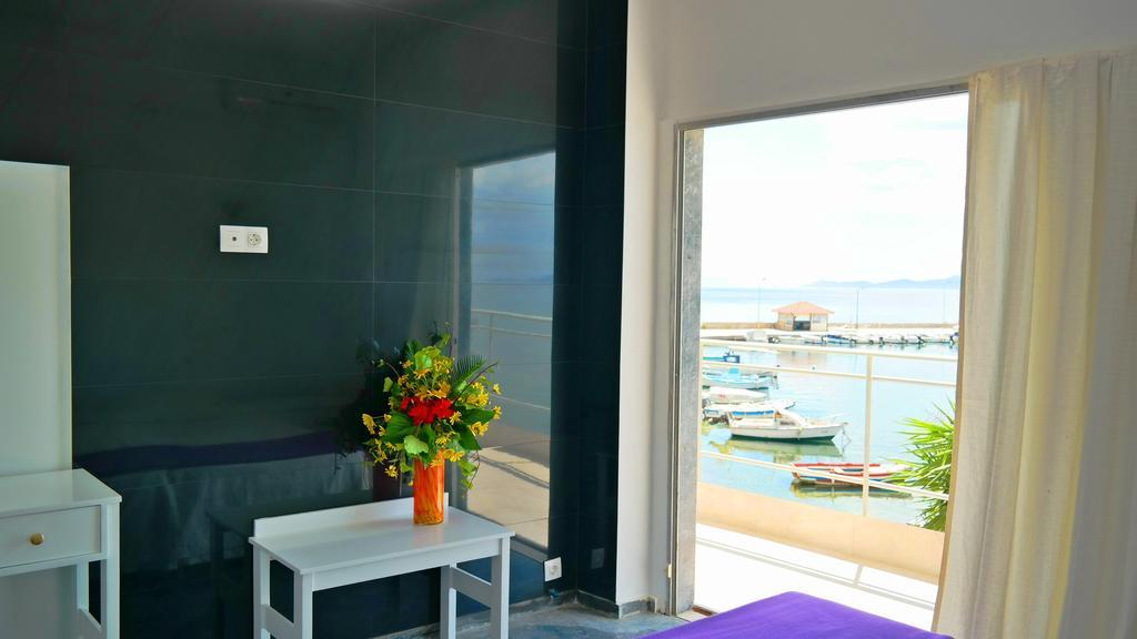 Porto Evia Boutique Hotel Amarynthos Eksteriør bilde